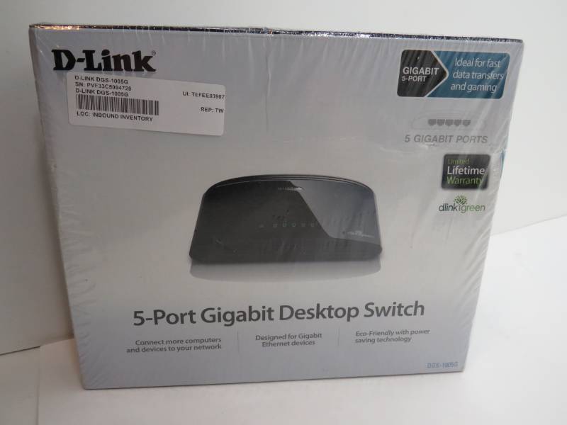lot 18 image: D-Link 5-Port gigabit desktop switch