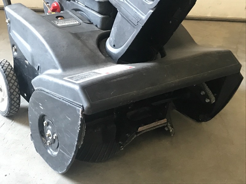 lot 2A image: Craftsman Snow Blower