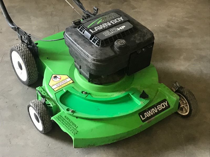 lot 4A image: Lawn Boy Push Mower
