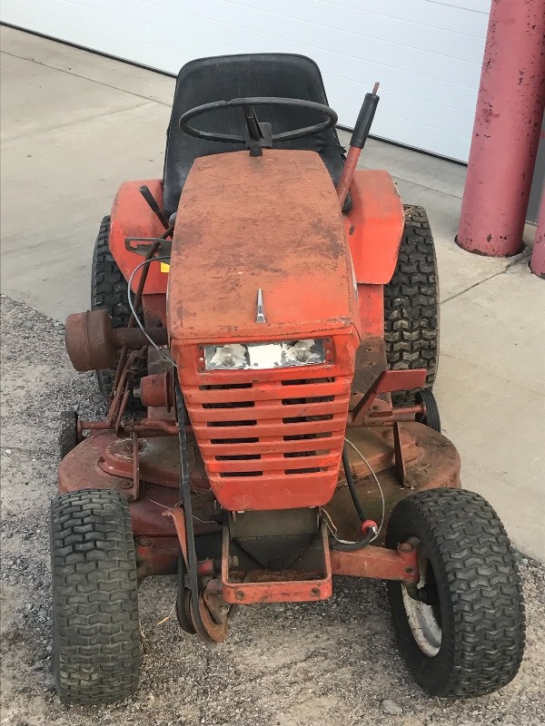 lot 9 image: Toro Wheel Horse Lawn Tractor