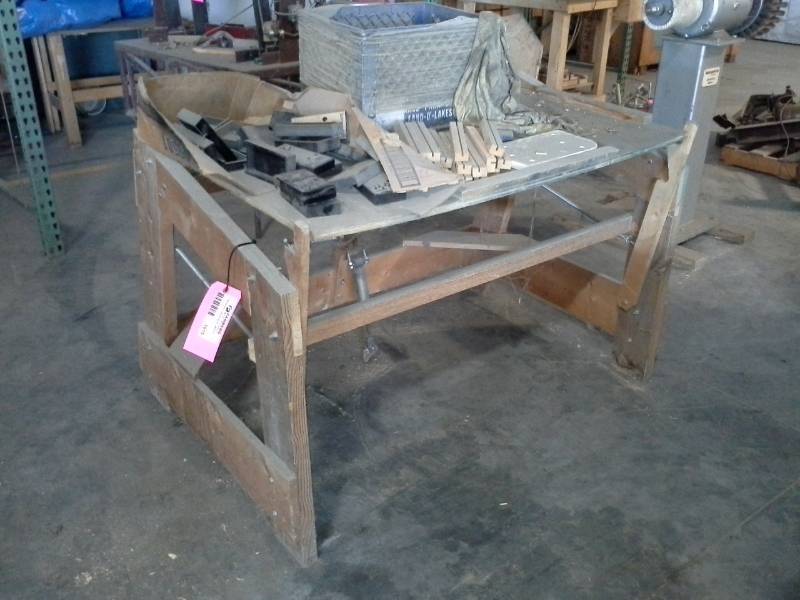 Adjustable Slant Wooden Table