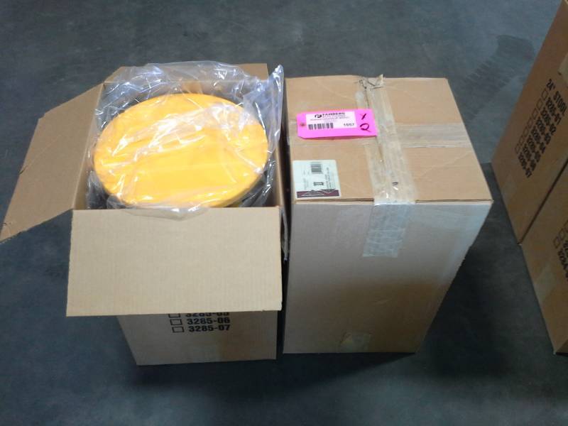 Pair of Cocktail Stools (Buttercup Yellow)