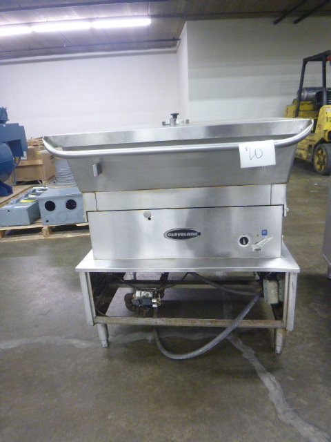 lot 10 image: Cleveland Braising Pan