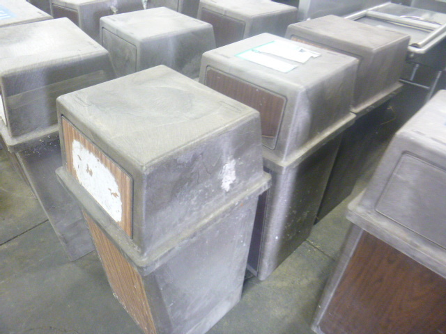 lot 68 image: 3 Rubbermaid Trash Cans
