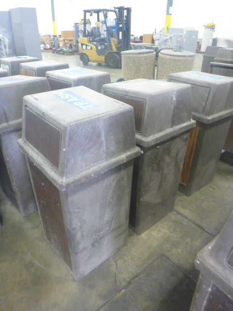 lot 70 image: 3 Rubbermaid Trash Cans
