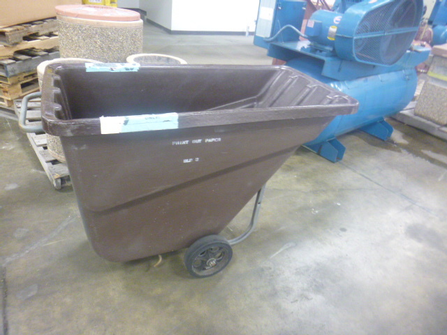lot 79 image: Rubbermaid 12 Cubic Yard Dump Box