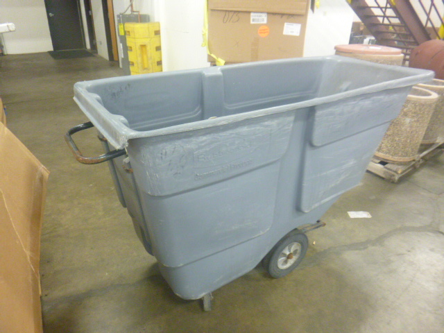 lot 80 image: Rubbermaid 1 Cubic Yard Dump Box