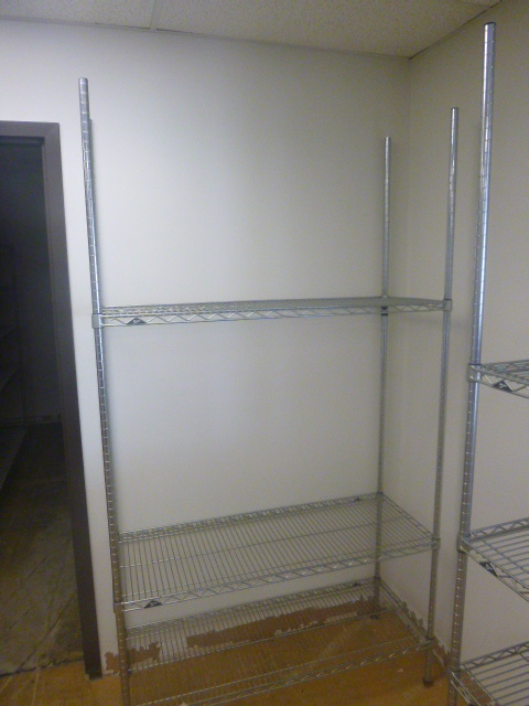 lot 106 image: 3 Shelf Wire Racking