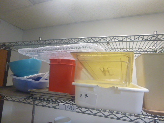 lot 186 image: Lot of Miscellaneous Restaurant Supply