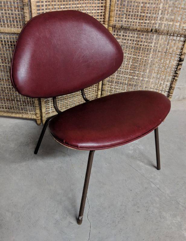 lot 15 image: WOW MCM Hans Wegner Style Orange Slice RED Clam Shell Lounge Chair Designed By&nbspMaurizio Tempestini&nbspFor Homecrest&nbsp - Great Condition For Age
