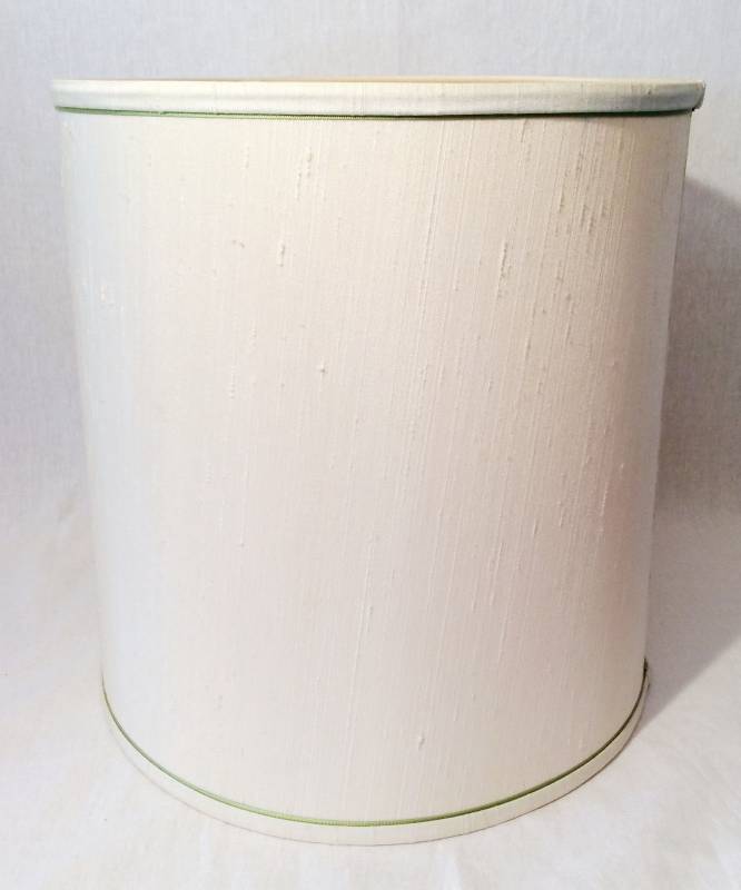 lot 4 image: Gorgeous Mid Century High Quality Paul Hanson Large Green Opaline Art Glass&nbspTable&nbspLamp With Heavy Brass Base &amp Matching Shade