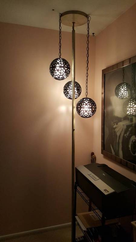 lot 6 image: Fantastic Mid Mod 3 Black Lucite Lattice Orbs Hanging Lights Tension Pole Floor Swag Lamp - Excellent Working Condition
