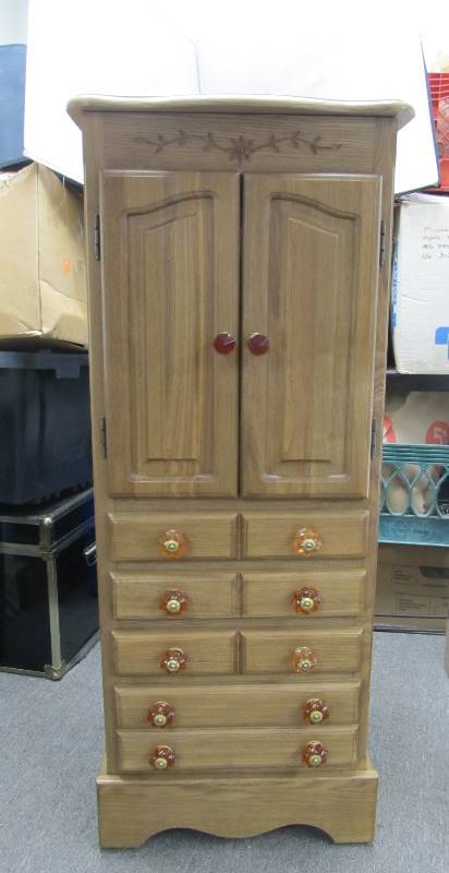 lot 32 image: NICE Tall Jewelry Display Cabinet