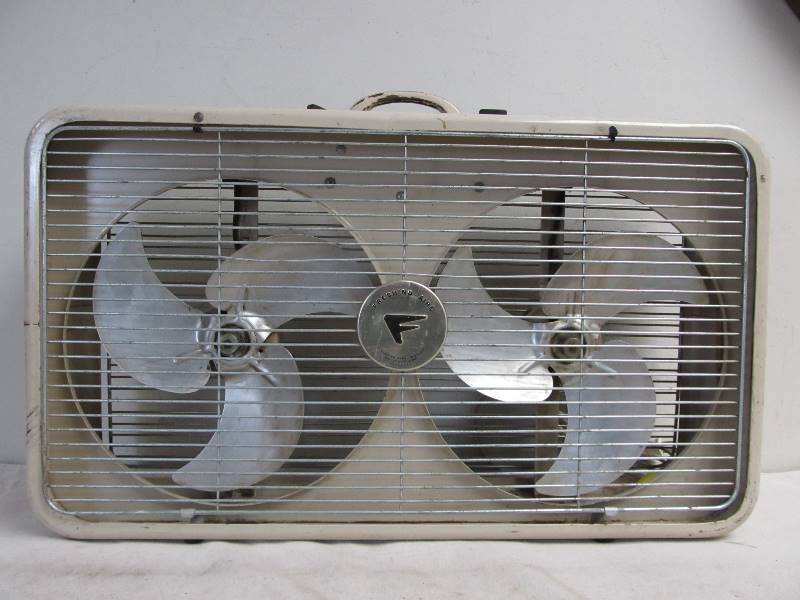 lot 44 image: Working Vintage FRESHND AIRE Industrial Style DUAL Fan