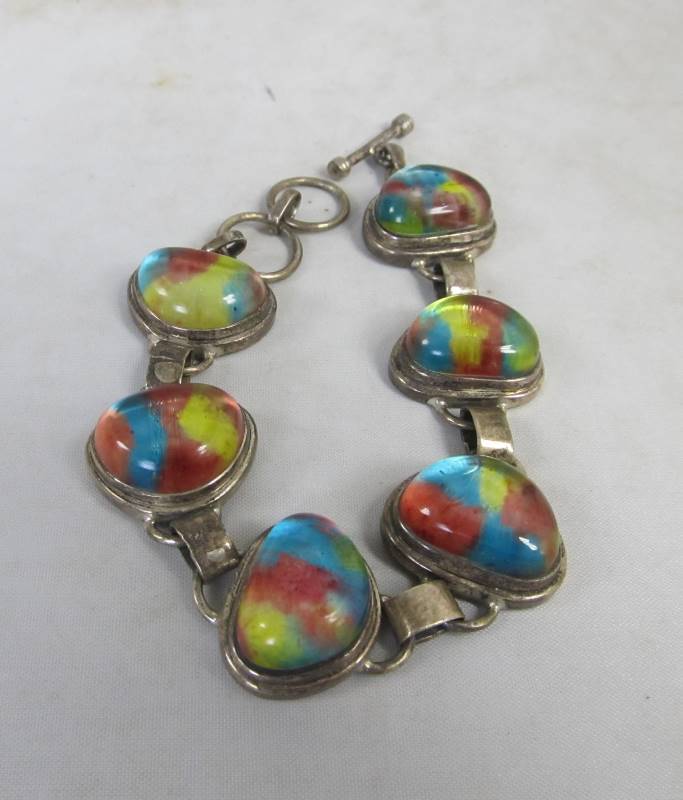 lot 51 image: Vintage Sterling Silver Colorful Bracelet