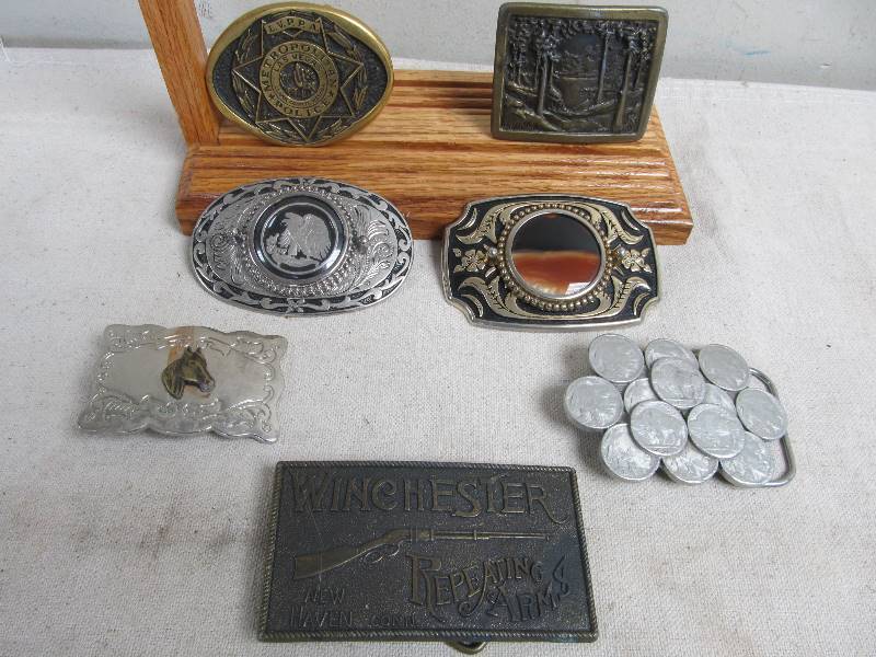 lot 62 image: Nice Lot of Vintage etc Belt Buckles
