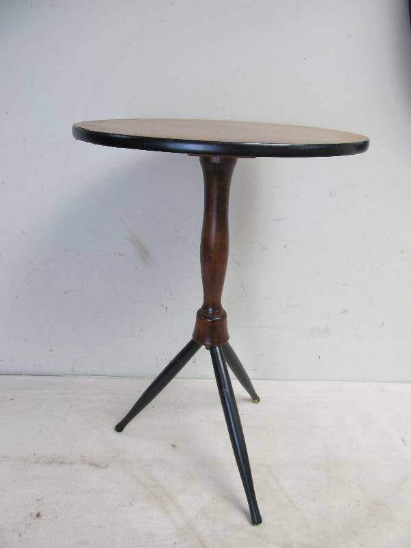 lot 103 image: Vintage Mid Century Danish Modern Tripod TableStand