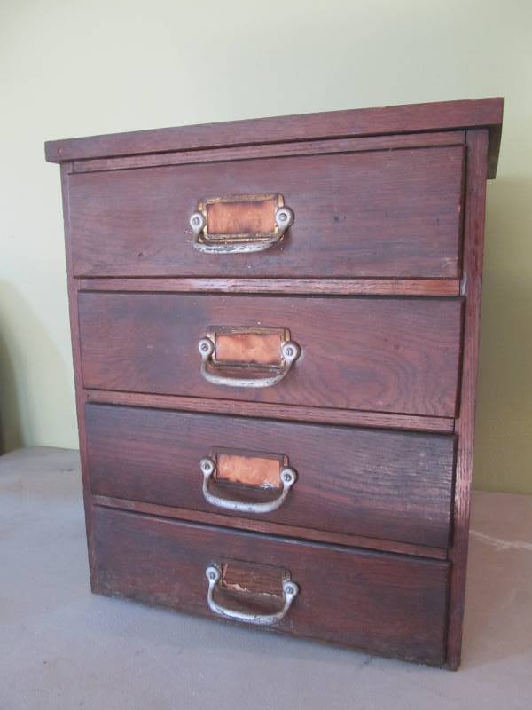 lot 104 image: Antique 4 Drawer Oak File Cabinet
