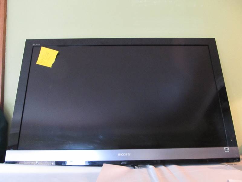 lot 118 image: Working SONY BRAVIA 46 TV