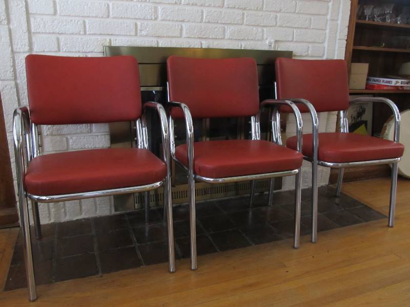 lot 121 image: 3 Vintage Deco Tubular Chrome Armchairs