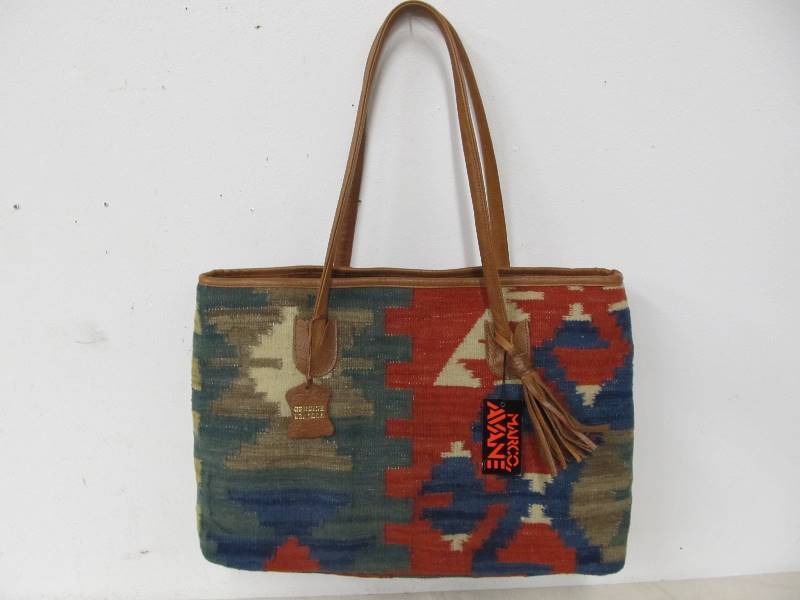 lot 41 image: NEW WITH TAGS Large Woven KILIM Genuine Leather Bags