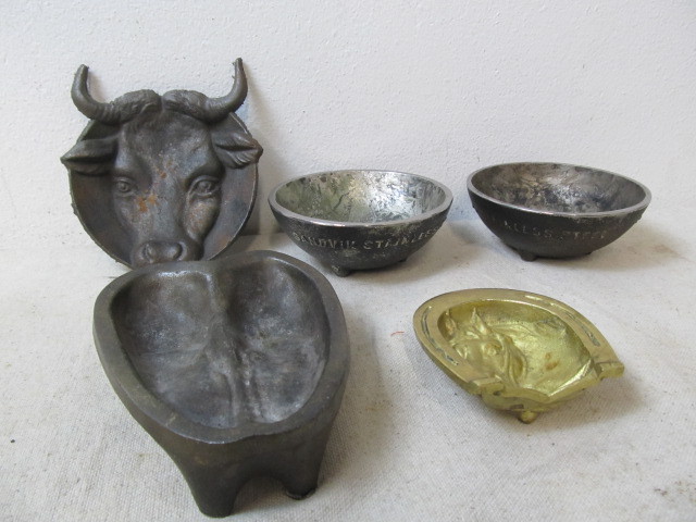 lot 70 image: Lot of Vintage Cast Metal & Brass Ashtrays