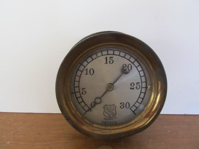 lot 143 image: Vintage 5 Industrial Brass Gauge 