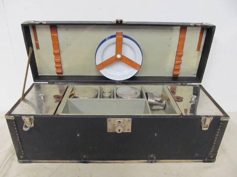 lot 166 image: Rare Original Model AT FORD Running Board Picnic Set