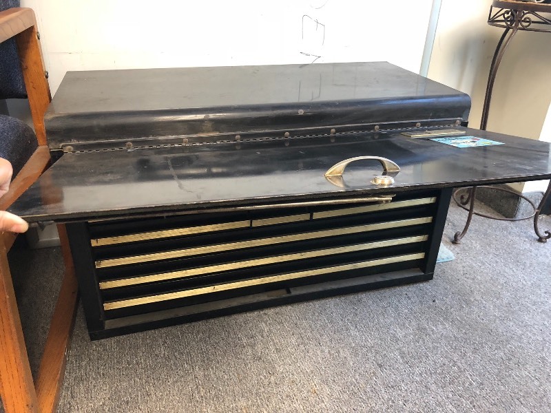 lot 174 image: Large Heavy Duty CRAFTSMAN Tool Chest
