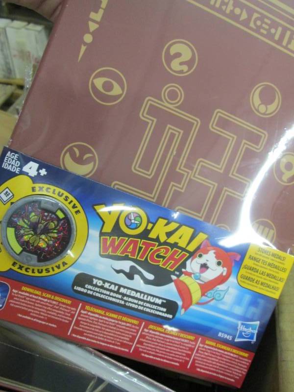 5 Cases of 4(20) Yo Kai Watch Medal...