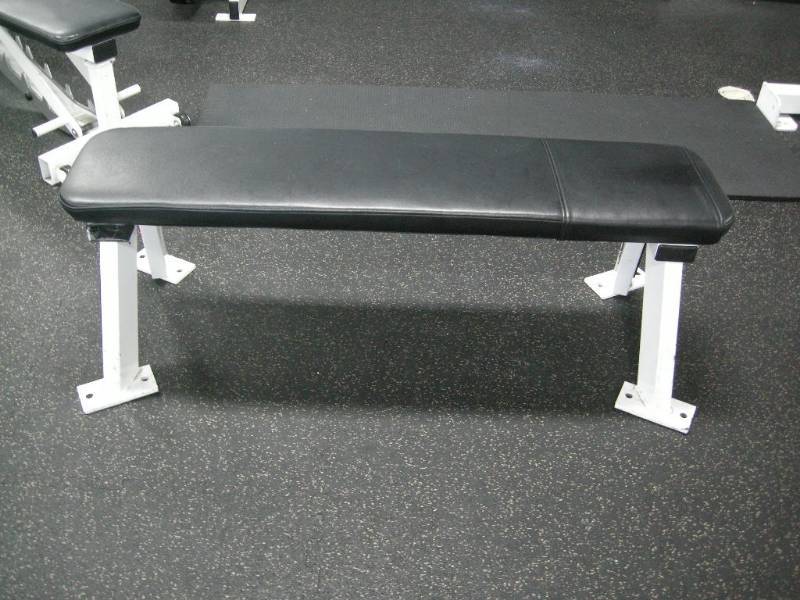 lot 5 image: Hammer Strength Weight Bench