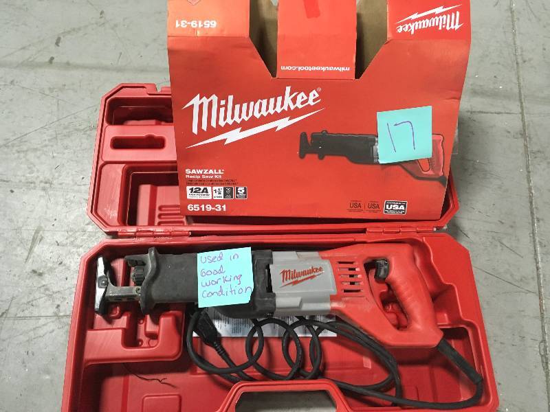 lot 17 image: Milwaukee 12 Amp SAWZALL Reciprocating Saw with Case Used in working condition