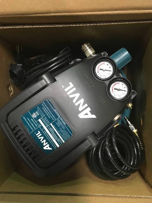 lot 18 image: Anvil 2G Pancake Air Compressor with 7-Pieces Accessories Kit in working conditions
