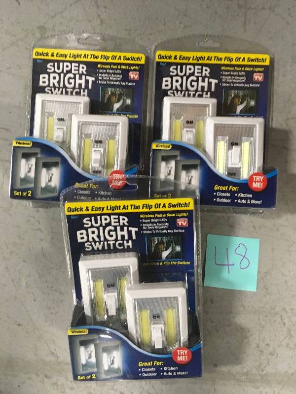 lot 48 image: As Seen on TV Super Bright LED Switch Nightlight White in working condition