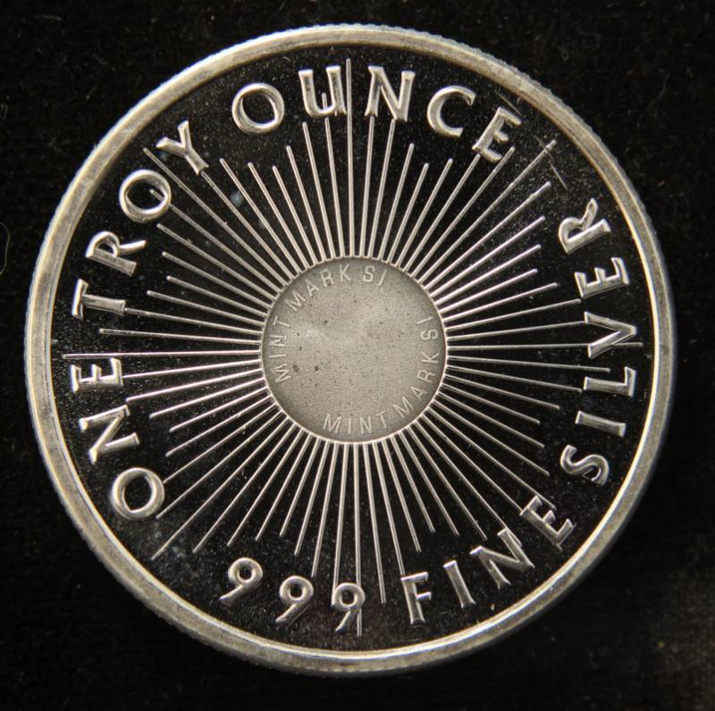 lot 58 image: 1 TROY OZ. .999 FINE SILVER SUNSHINE MINTING ROUND