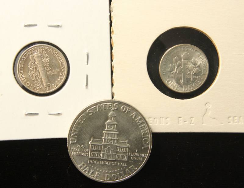 lot 79 image: (3) SILVER COINS 1945 MERCURY 1955 ROOSEVELT & 1976 KENNEDY (SILVER) HALF DOLLAR