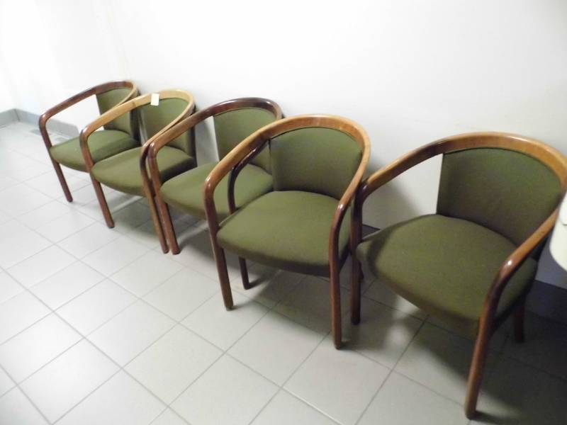 Lot of 5 Chairs