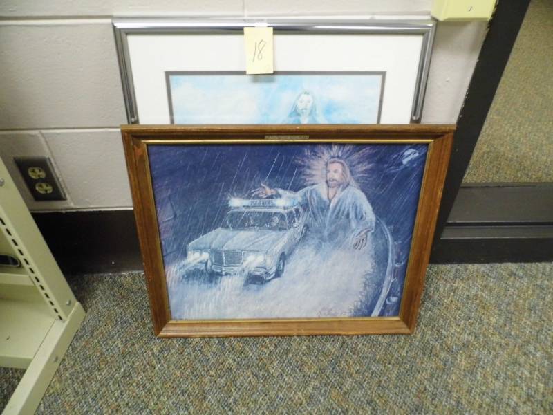 Lot of 2 Pictures