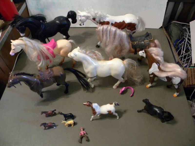 lot 28 image: Toy Horses