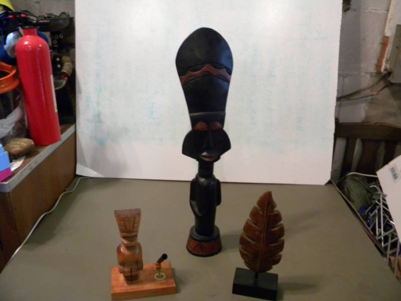 lot 31 image: African and Hawaiian Figures