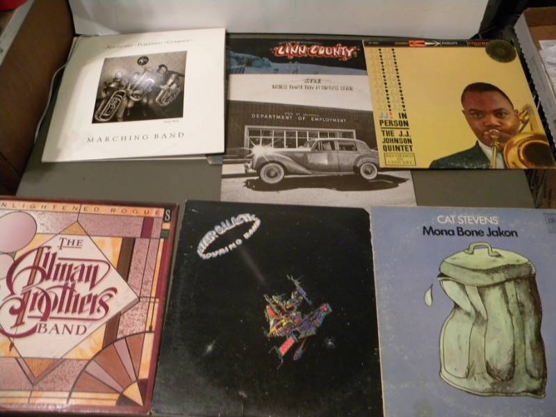 lot 37 image: 7 Record Albums