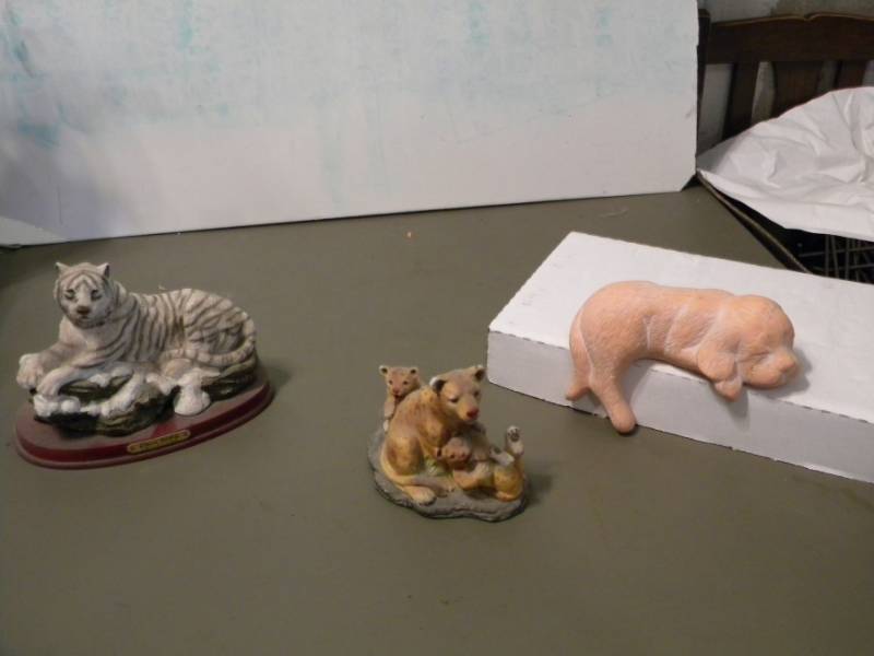 lot 60 image: Ceramic Pieces