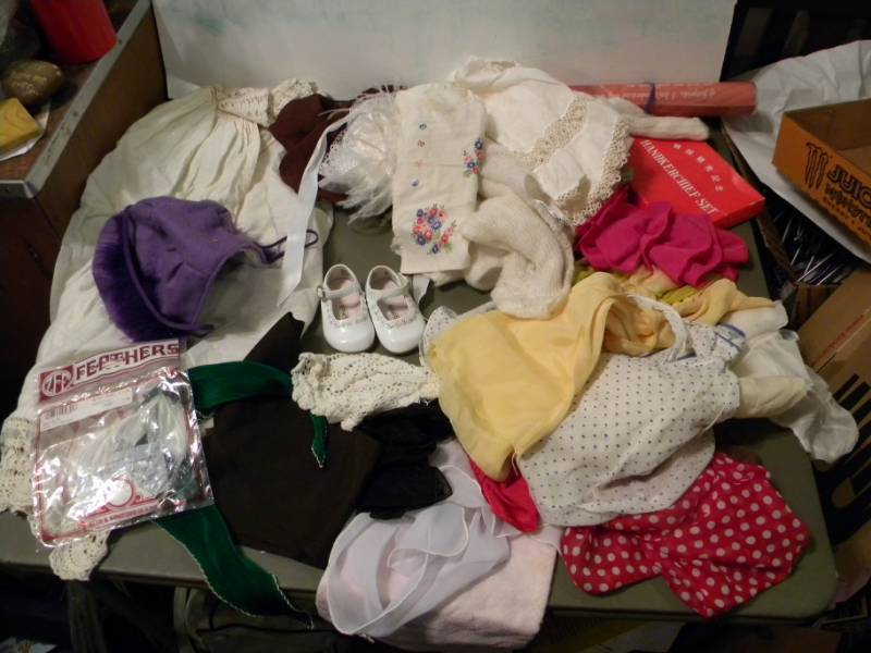lot 61 image: Childrens and Doll Clothes