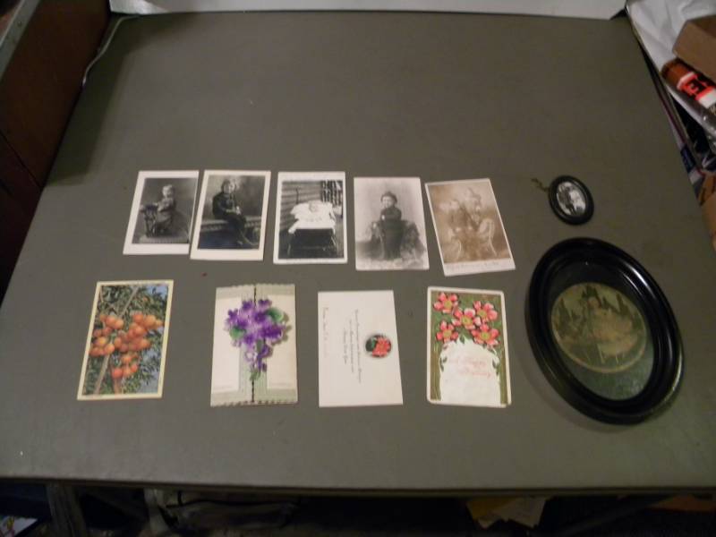 lot 80 image: AntiqueVintage Postcards & 2 Oval Pictures