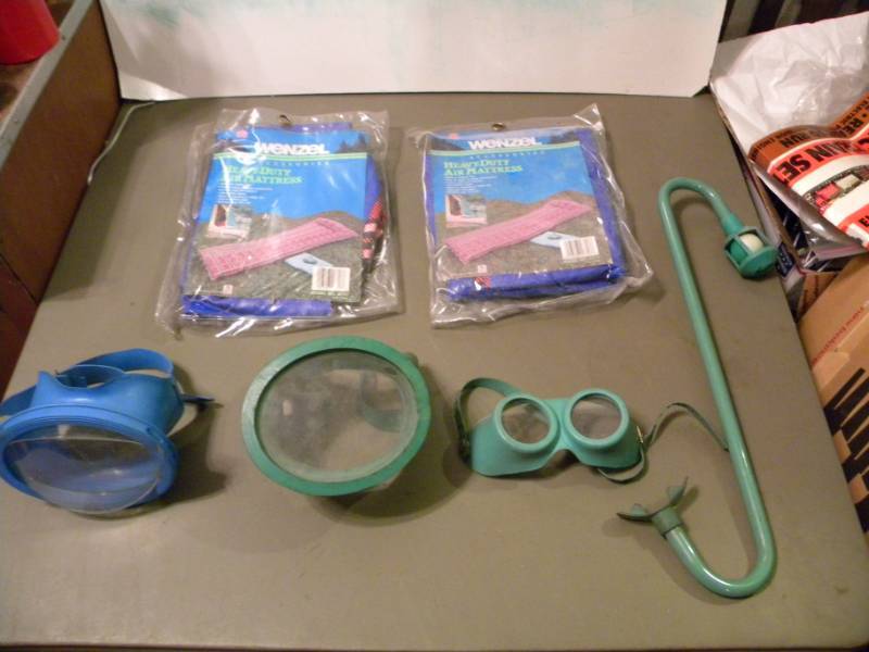 lot 91 image: 2 Air Mattresses, 2 Face Masks,Googles and a Snorkel