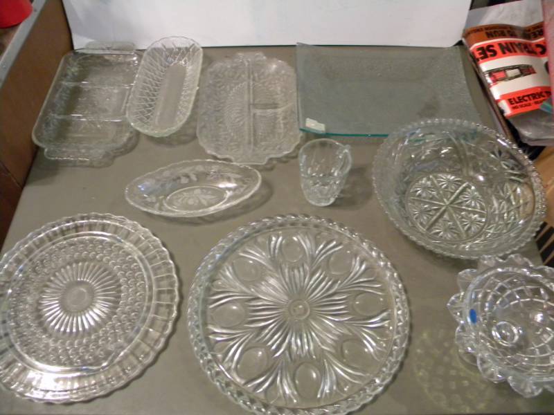 lot 102 image: Clear Dishware