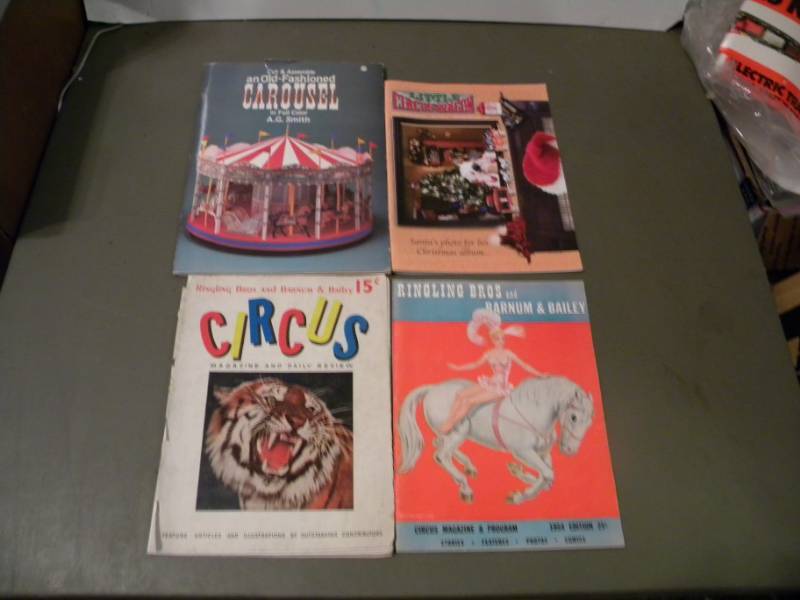 lot 110 image: Vintage Circus Magazines & Cut and Assemble Carousel