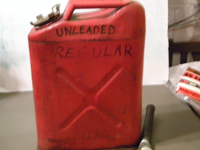 lot 127 image: Gas Can & Spout