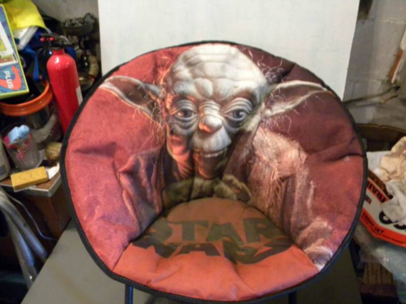 lot 132 image: Star Wars Chair