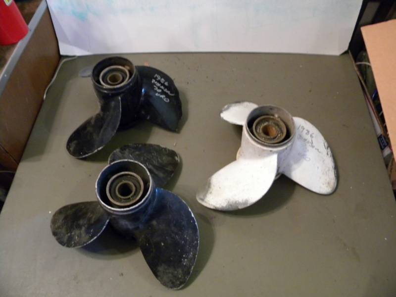 lot 147 image: 3 1986 Johnson 70 VRO Props